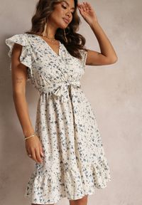 Renee - Beżowo-Niebieska Mini Sukienka o Rozkloszofanym Fasonie z Paskiem i Gumką w Talii Irimina. Kolor: beżowy. Długość: mini #5