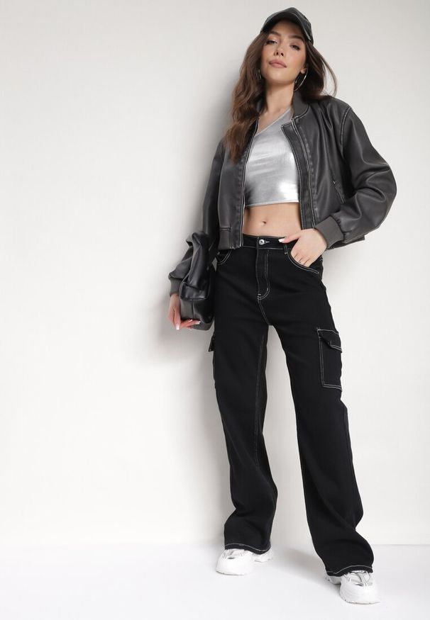 Born2be - Czarne Jeansy z Szerokimi Nogawkami i Kieszeniami z Klapami Anadera. Stan: podwyższony. Kolor: czarny. Styl: elegancki, retro