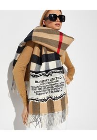 Burberry - BURBERRY - Kaszmirowy szalik w kratkę. Kolor: beżowy. Materiał: kaszmir. Wzór: kratka. Styl: vintage