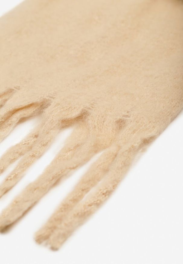 Born2be - Beżowy Szalik z Ozdobnymi Frędzlami Esariana. Okazja: na co dzień. Kolor: beżowy. Wzór: aplikacja. Styl: casual, klasyczny