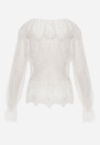 Born2be - Biała Bawełniana Bluzka z Transparentnej Koronki z Falbankami w Stylu Boho Palamna. Okazja: na co dzień. Typ kołnierza: kołnierz z falbankami. Kolor: biały. Materiał: bawełna, koronka. Długość: długie. Wzór: koronka. Styl: boho #6