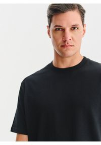 Pako Lorente - PAKO LORENTE - Czarny t-shirt oversize. Okazja: na co dzień. Kolor: czarny, brązowy, biały. Materiał: bawełna. Styl: casual #7