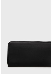 Calvin Klein Jeans - Portfel. Kolor: czarny. Materiał: materiał. Wzór: gładki #6