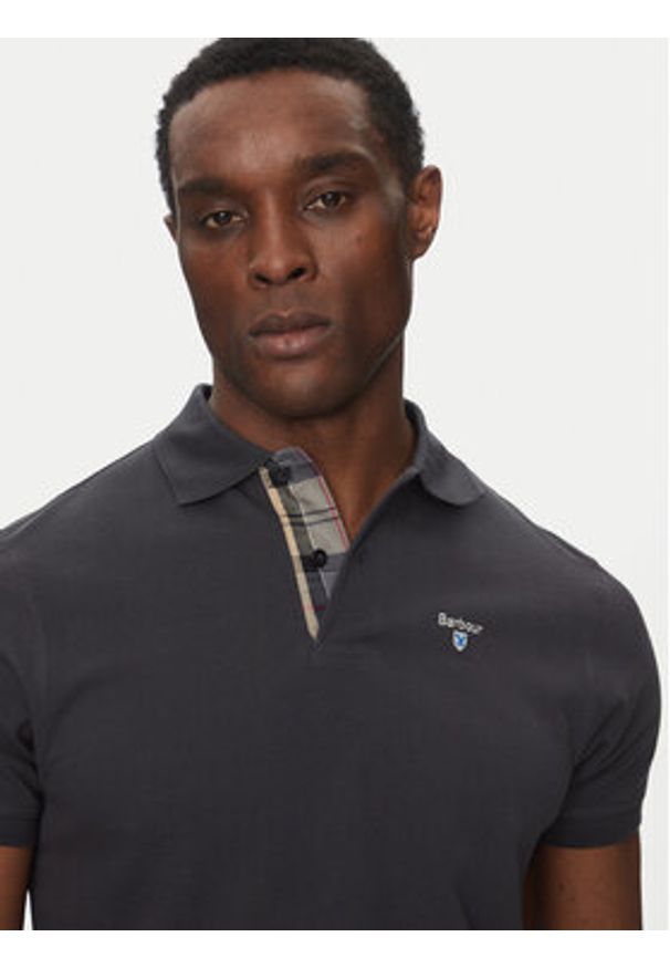 Barbour Polo Tartan MML0012NY51 Granatowy Tailored Fit. Typ kołnierza: polo. Kolor: niebieski. Materiał: bawełna