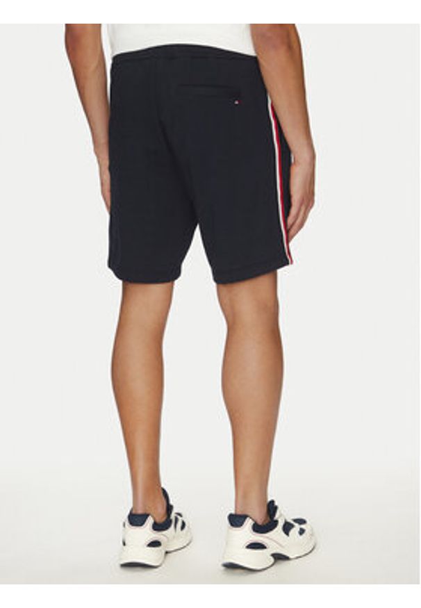 TOMMY HILFIGER - Tommy Hilfiger Szorty materiałowe Global Stripe MW0MW39255 Granatowy Regular Fit. Kolor: niebieski. Materiał: bawełna