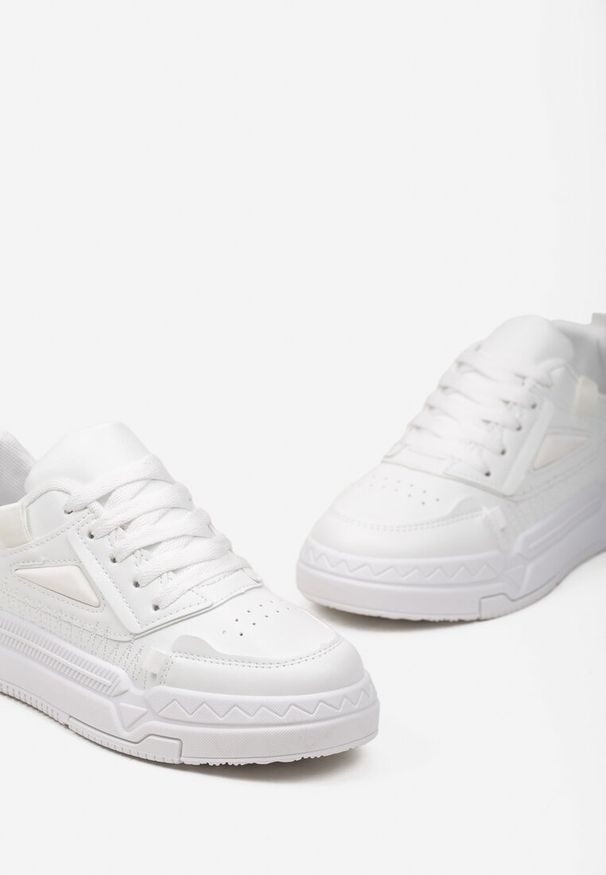 Born2be - Białe Sneakersy na Płaskiej Podeszwie ze Sznurowaniem i Przeszyciami Liskia. Kolor: biały. Materiał: materiał. Obcas: na płaskiej podeszwie