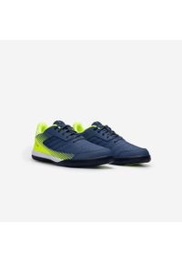 KIPSTA - Buty do piłki nożnej halowej dla dzieci Kipsta Eskudo 500 Futsal. Kolor: zielony, niebieski, wielokolorowy, żółty. Materiał: kauczuk. Wzór: gładki. Sport: piłka nożna