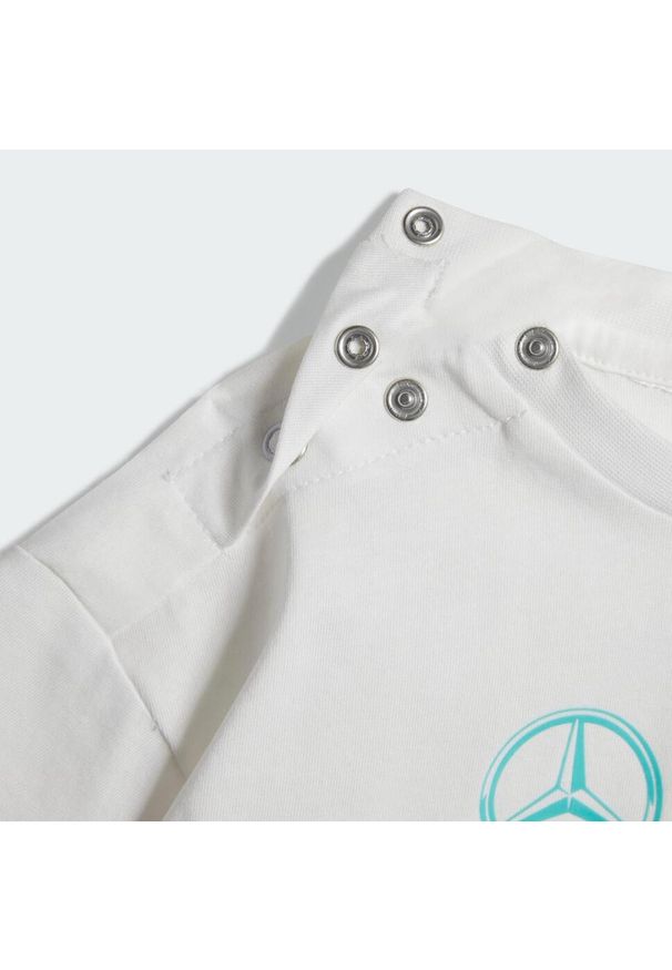 Adidas - Zestaw Mercedes - Amg Petronas Formula One Team Dna Baby Short Sleeve. Kolor: biały, wielokolorowy, niebieski. Styl: młodzieżowy
