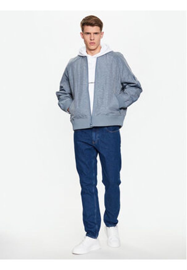 Calvin Klein Jeans Kurtka bomber J30J322938 Szary Relaxed Fit. Kolor: szary. Materiał: syntetyk
