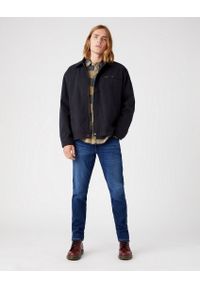 Wrangler - WRANGLER TEXAS SLIM MĘSKIE SPODNIE JEANSOWE BLUE SILK W12SCV39Z