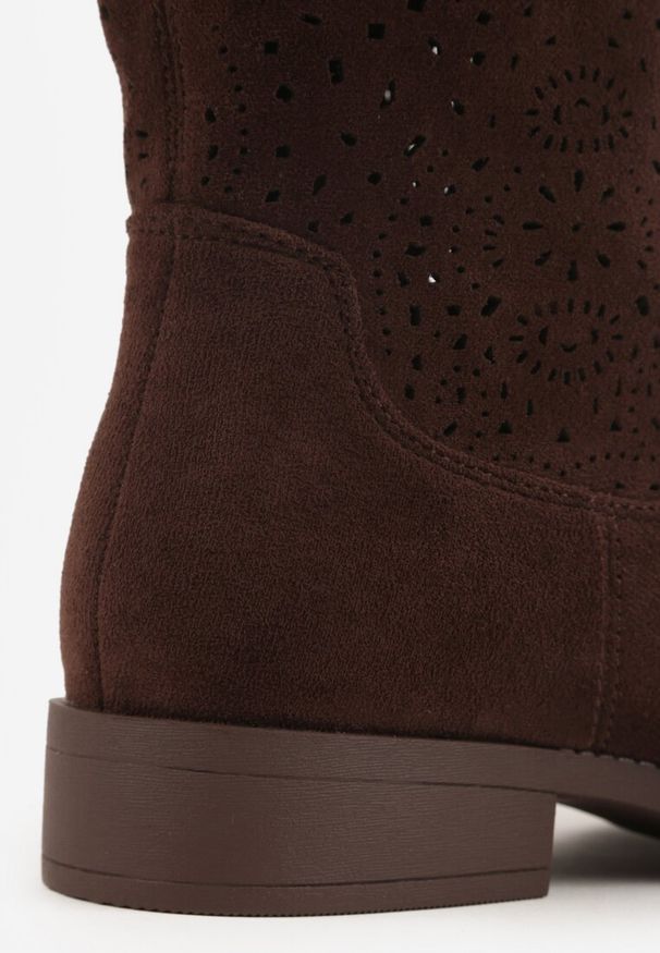 Renee - Brązowe Ażurowe Botki Kowbojki z Geometryczną Ozdobą Naeraste. Okazja: na co dzień. Kolor: brązowy. Materiał: jeans. Wzór: ażurowy, geometria, aplikacja. Styl: casual