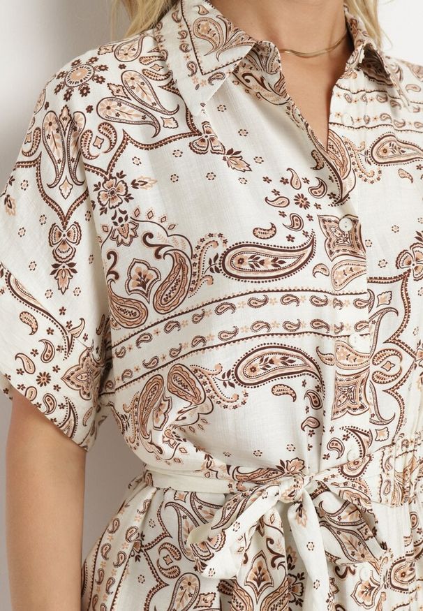 Born2be - Jasnobeżowa Sukienka Wiskozowa o Koszulowym Kroju z Gumką w Talii i Materiałowym Paskiem Brelefia. Typ kołnierza: dekolt w kształcie V. Kolor: beżowy. Materiał: materiał, wiskoza. Długość rękawa: krótki rękaw. Typ sukienki: koszulowe. Styl: elegancki