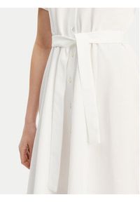 Lacoste Sukienka koszulowa EF9621 Biały Regular Fit. Kolor: biały. Materiał: bawełna. Typ sukienki: koszulowe #2