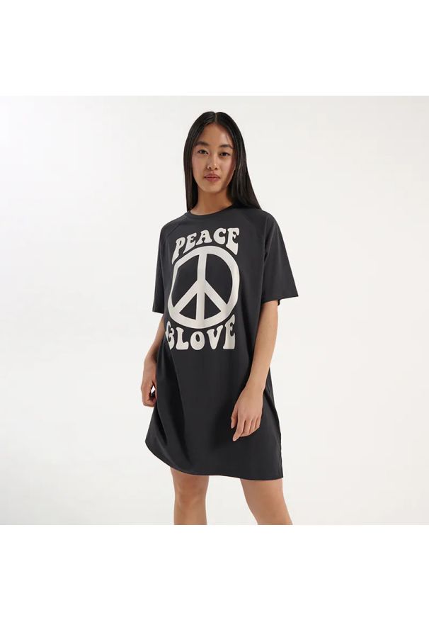 House - T-shirtowa sukienka oversize - Szary. Kolor: szary. Typ sukienki: oversize