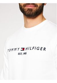 TOMMY HILFIGER - Tommy Hilfiger Bluza Logo MW0MW11596 Biały Regular Fit. Kolor: biały. Materiał: bawełna #4