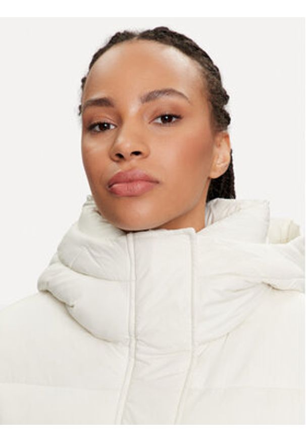 Calvin Klein Jeans Kurtka zimowa J20J223578 Écru Regular Fit. Materiał: syntetyk. Sezon: zima