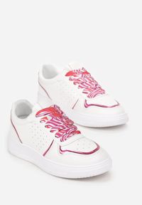 Renee - Biało-Różowe Sneakersy z Kolorowymi Sznurówkami i Metalicznymi Wstawkami Lania. Kolor: biały. Wzór: kolorowy #2