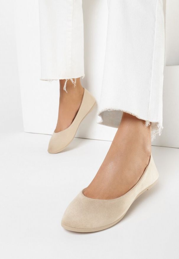 Born2be - Beżowe Balerinki Kissyxo. Zapięcie: bez zapięcia. Kolor: beżowy. Szerokość cholewki: normalna