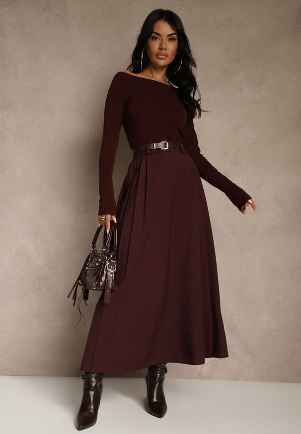 Renee - Bordowa Rozkloszowana Spódnica z Wiskozy z Dodatkowym Paskiem z Klamrą Lowedina. Kolor: czerwony. Materiał: wiskoza