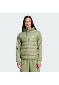 Adidas - Kurtka Essentials Hybrid Dow Hooded. Kolor: zielony. Materiał: materiał
