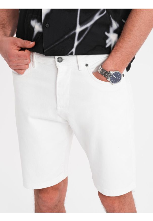 Ombre Clothing - Męskie denimowe szorty o klasycznym kroju – białe V1 OM-SRDS-0171 - XXL. Kolor: biały. Materiał: bawełna, jeans, skóra, elastan. Wzór: aplikacja. Sezon: lato. Styl: klasyczny