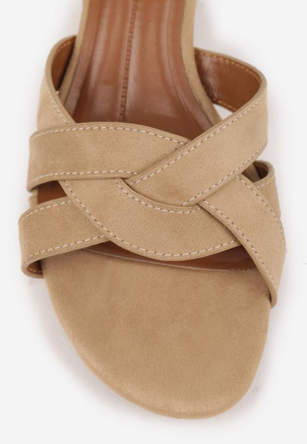 Born2be - Beżowe Klapki VICES na Kaczuszkowym Obcasie z Przeplatanymi Paskami Merose. Okazja: na co dzień. Kolor: beżowy. Materiał: jeans. Wzór: paski. Obcas: na obcasie. Styl: elegancki, casual. Wysokość obcasa: średni