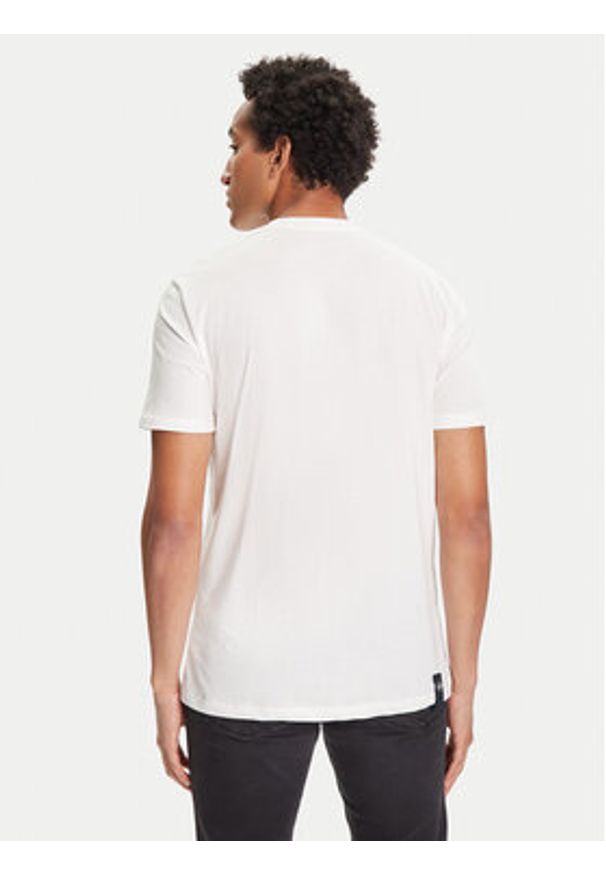Armani Exchange T-Shirt XM001853 AF10356 U0009 Biały Regular Fit. Kolor: biały. Materiał: bawełna