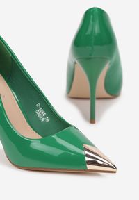 Renee - Zielone Szpilki Maret. Okazja: na imprezę. Nosek buta: szpiczasty. Kolor: zielony. Materiał: lakier. Wzór: gładki. Obcas: na szpilce. Styl: wizytowy. Wysokość obcasa: średni #5