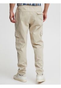 Blend Spodnie materiałowe 20715569 Beżowy Regular Fit. Kolor: beżowy. Materiał: bawełna