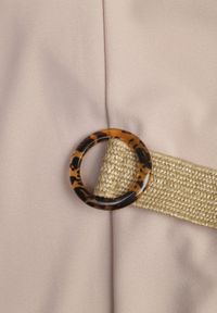 Born2be - Beżowy Kombinezon Zapinany na Suwak z Poduszkami w Ramionach i Paskiem z Klamrą Bless. Okazja: na co dzień. Kolor: beżowy. Styl: klasyczny, casual #2