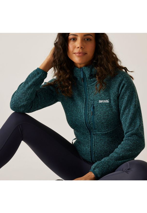 Regatta - Polar damski rozsuwany z kapturem Newhill. Typ kołnierza: kaptur. Kolor: niebieski. Materiał: polar. Wzór: melanż