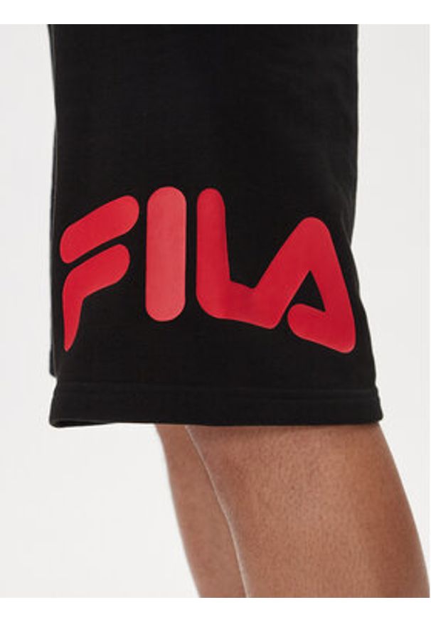 Fila Szorty sportowe Lezinnes FAM0870 Czarny Regular Fit. Kolor: czarny. Materiał: bawełna. Styl: sportowy