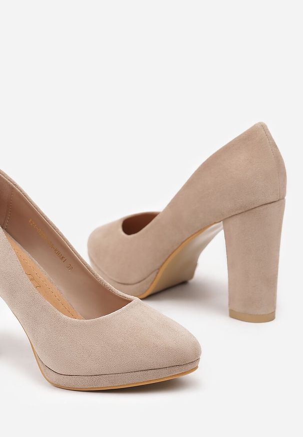 Renee - Ciemnobeżowe Czółenka Vices na Słupku ze Skórzaną Wkładką Linariah. Kolor: beżowy. Materiał: skóra. Obcas: na słupku