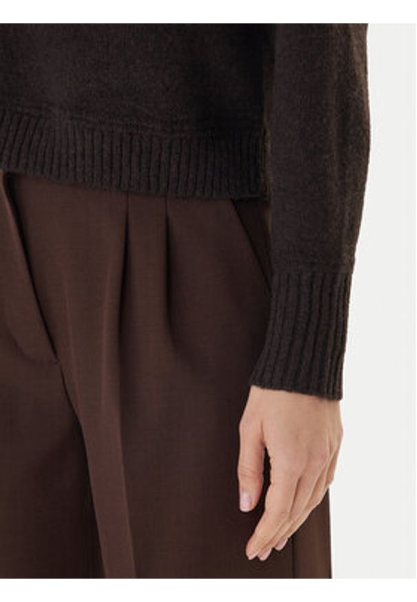 Vero Moda Sweter Aquarius 10331898 Brązowy Regular Fit. Kolor: brązowy. Materiał: syntetyk