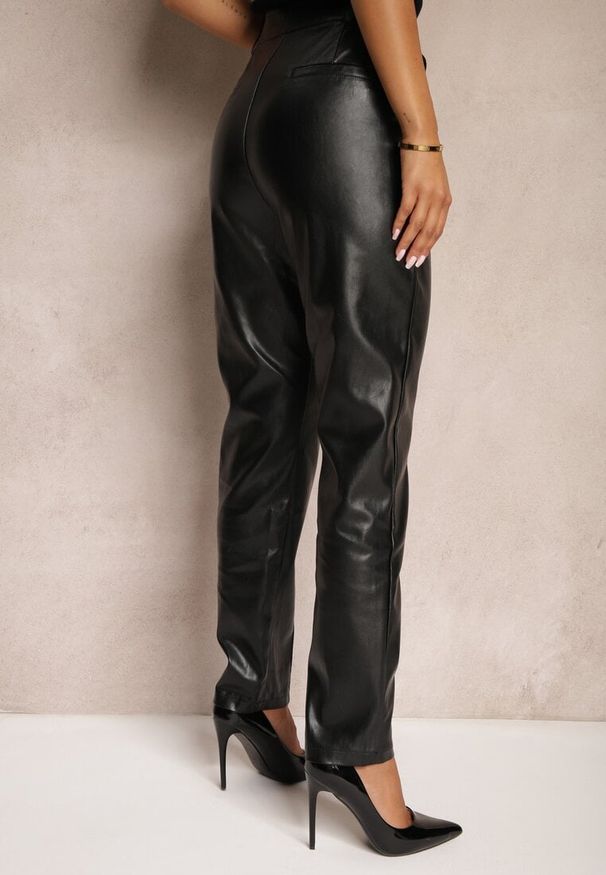 Renee - Czarne Spodnie o Kroju Slim High Waist z Imitacji Skóry Iritharia. Okazja: na co dzień. Stan: podwyższony. Kolor: czarny. Materiał: skóra. Styl: elegancki, casual