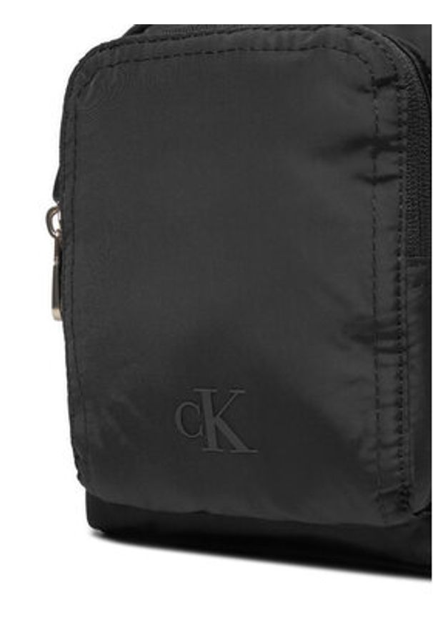 Calvin Klein Jeans Saszetka K50K513024 Czarny. Kolor: czarny. Materiał: materiał