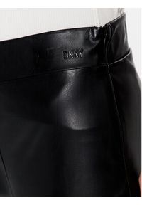 DKNY Spodnie z imitacji skóry P2HKTO61 Czarny Slim Fit. Kolor: czarny. Materiał: skóra