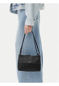 Calvin Klein Torebka Ck Mixmedia Convertible Bag_Mono K60K613170 Czarny. Kolor: czarny. Materiał: skórzane