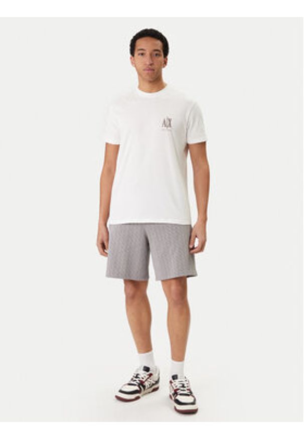 Armani Exchange Szorty sportowe XM001227 AF11847 M8315 Beżowy Regular Fit. Kolor: beżowy. Materiał: bawełna. Styl: sportowy