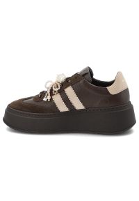 CheBello - Brązowe Sneakersy Chebello Eleganckie Obuwie Damskie. Okazja: na co dzień. Zapięcie: pasek. Kolor: brązowy. Materiał: zamsz, skóra. Wzór: paski. Obcas: na platformie. Styl: elegancki #6