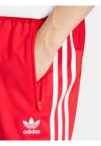 Adidas - adidas Szorty sportowe adicolor Firebird IM9421 Czerwony Regular Fit. Kolor: czerwony. Materiał: syntetyk. Styl: sportowy #2