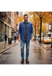 Delikatnie Taliowana Koszula Weekendowa - Pako Jeans - Jeans (Denim). Okazja: na co dzień. Kolor: niebieski. Materiał: bawełna. Styl: casual #5