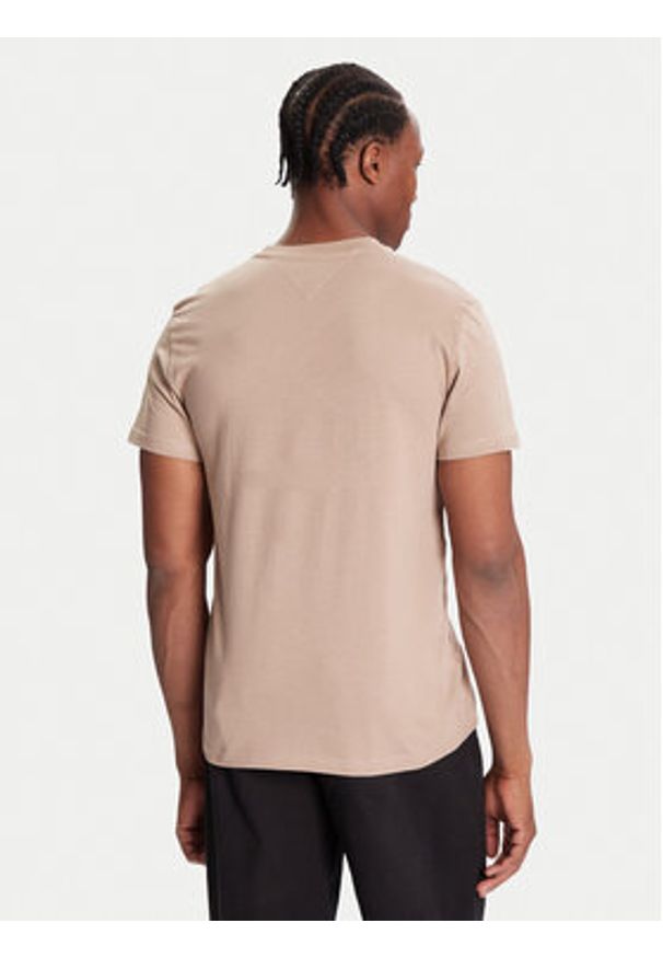 Tommy Jeans T-Shirt DM0DM21977 Beżowy Regular Fit. Kolor: beżowy. Materiał: bawełna