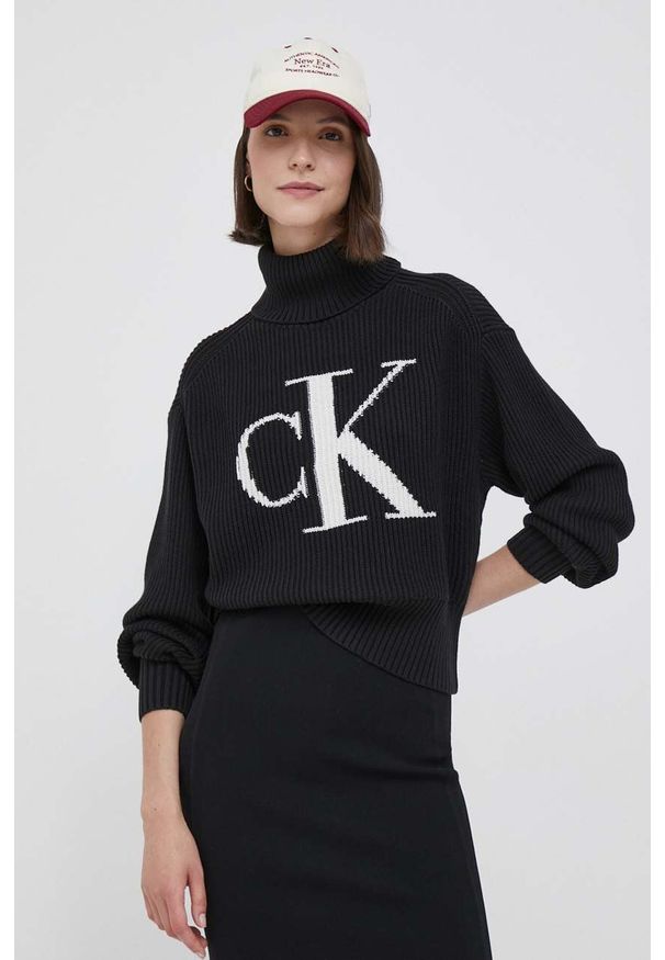 Calvin Klein Jeans sweter bawełniany kolor czarny lekki z golfem. Typ kołnierza: golf. Kolor: czarny. Materiał: bawełna. Długość rękawa: długi rękaw. Długość: długie. Wzór: ze splotem