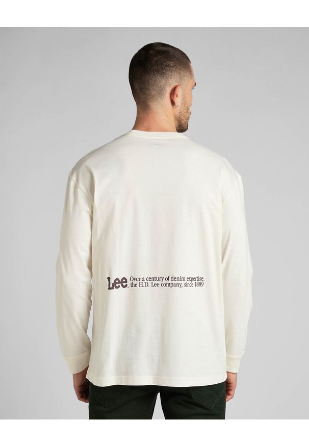 Lee - LEE LS LOGO LOOSE TEE MĘSKA KOSZULKA Z DŁUGIM RĘKAWEM LOGO L69AFQNQ 112321851. Okazja: na co dzień. Materiał: tkanina, skóra, materiał, bawełna, jeans. Długość rękawa: długi rękaw. Długość: długie. Wzór: nadruk, haft. Styl: casual, elegancki, klasyczny