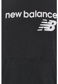 New Balance Bluza MT03910BK męska kolor czarny z kapturem z nadrukiem. Okazja: na co dzień. Typ kołnierza: kaptur. Kolor: czarny. Wzór: nadruk. Styl: casual