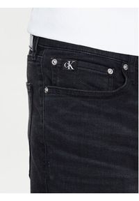 Calvin Klein Jeans Szorty jeansowe J30J322789 Czarny Slim Fit. Kolor: czarny. Materiał: bawełna, jeans