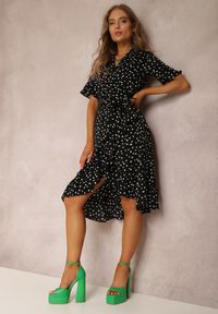 Renee - Czarna Sukienka Meleris. Typ kołnierza: kołnierz z falbankami. Kolor: czarny. Wzór: aplikacja, kropki. Typ sukienki: kopertowe. Długość: midi #5