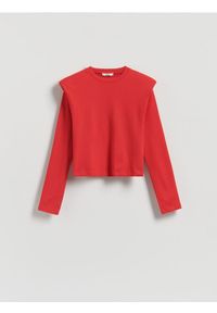 Reserved - Longsleeve z poduszkami na ramionach - czerwony. Kolor: czerwony. Materiał: bawełna. Długość rękawa: długi rękaw