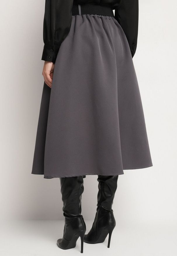 Born2be - Szara Spódnica Rozkloszowana z Paskiem Cizo. Kolor: szary